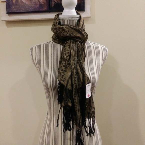 Black and Gold Leopard Print Scarf - Picture 3 of 3